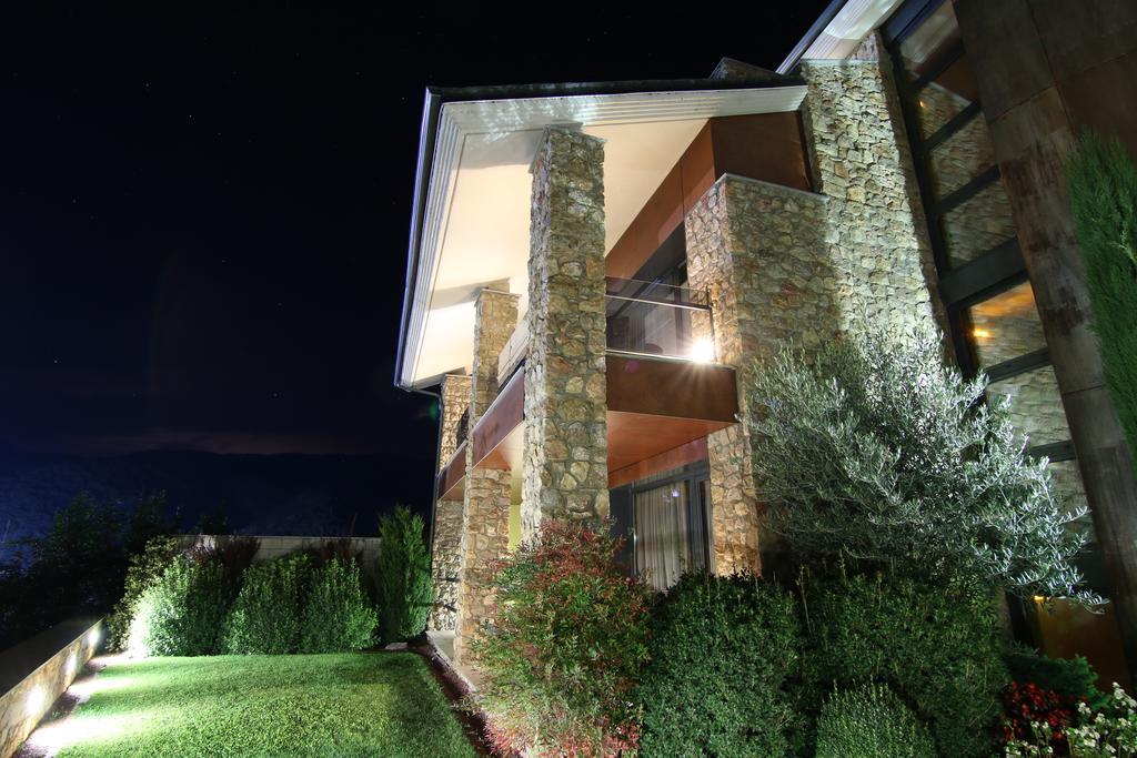 Dolcet L'Hotel Alas Exterior photo